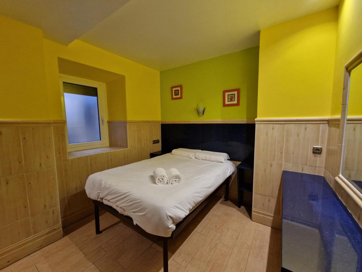 Pension Izar Bat Guesthouse San Sebastian Bagian luar foto