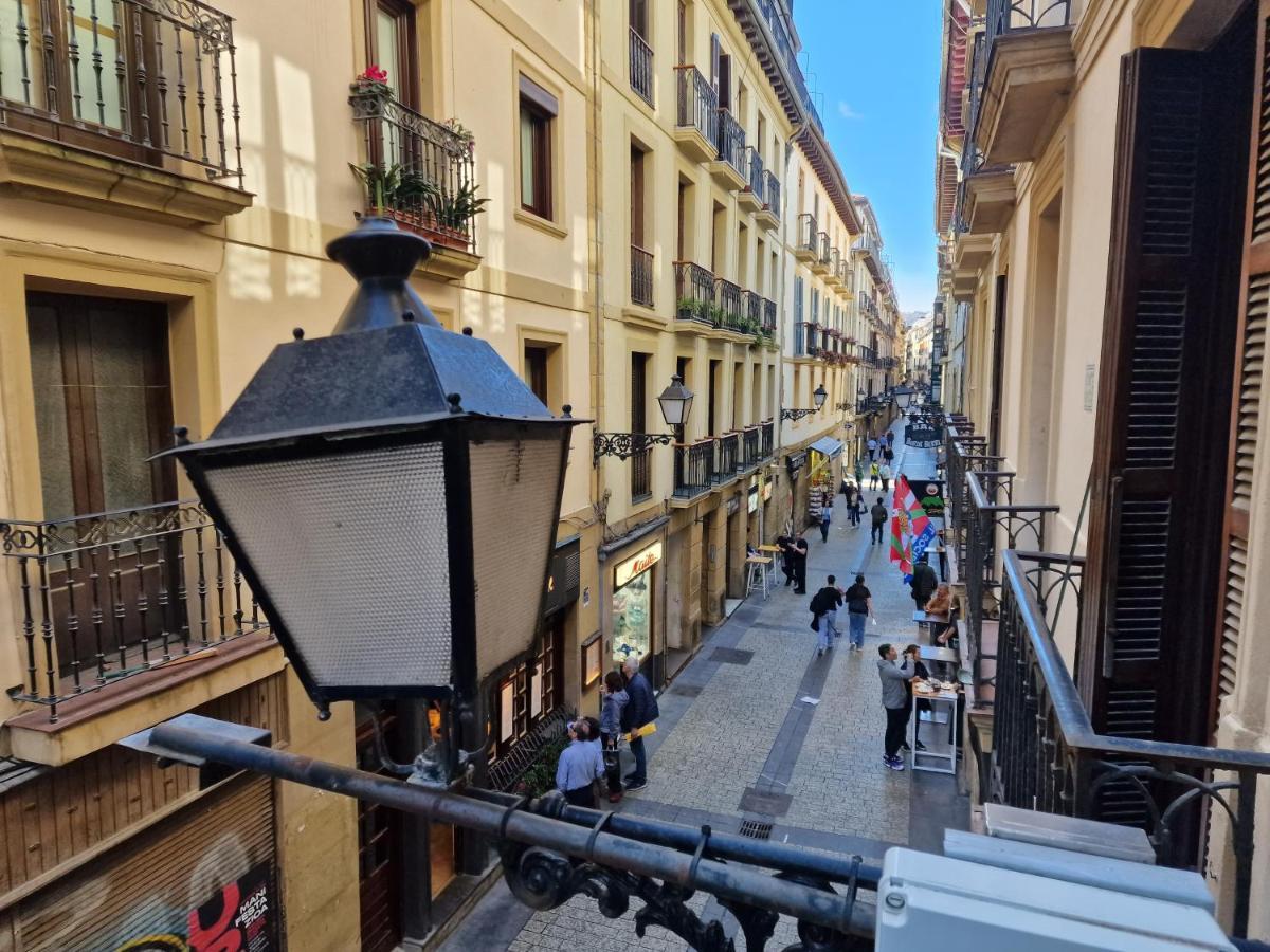 Pension Izar Bat Guesthouse San Sebastian Bagian luar foto