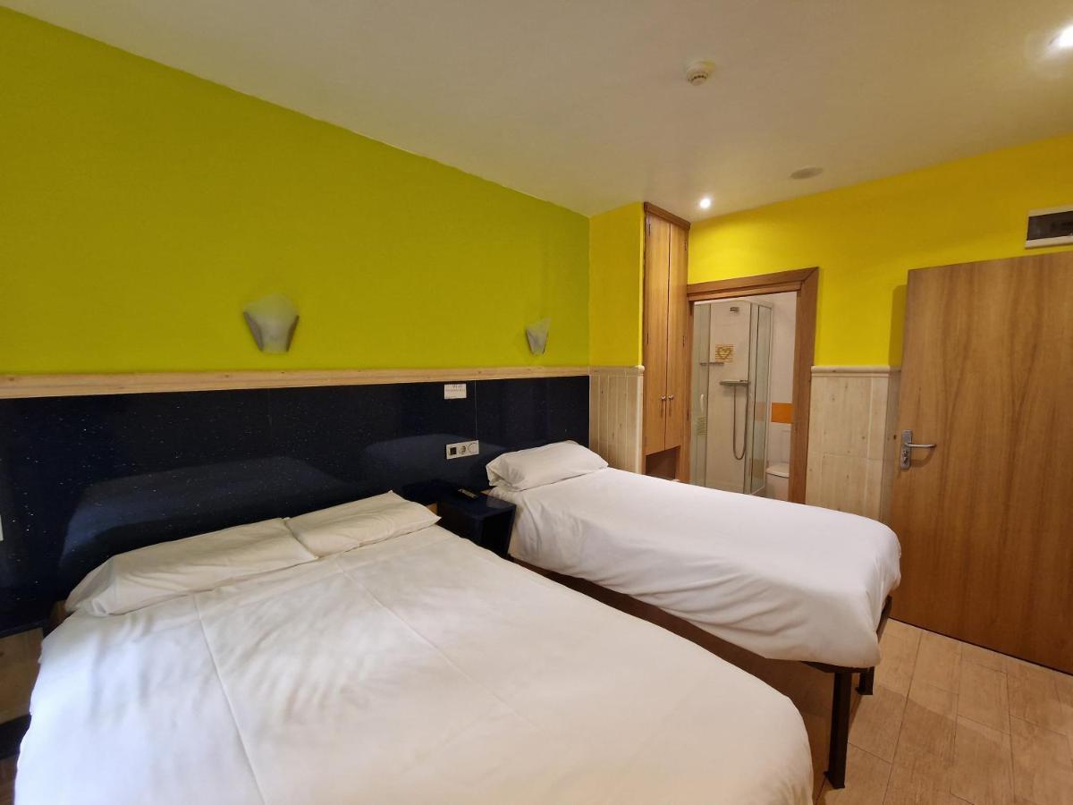Pension Izar Bat Guesthouse San Sebastian Bagian luar foto