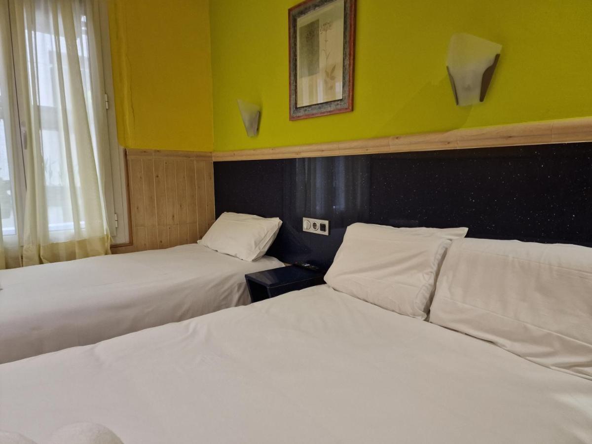 Pension Izar Bat Guesthouse San Sebastian Bagian luar foto