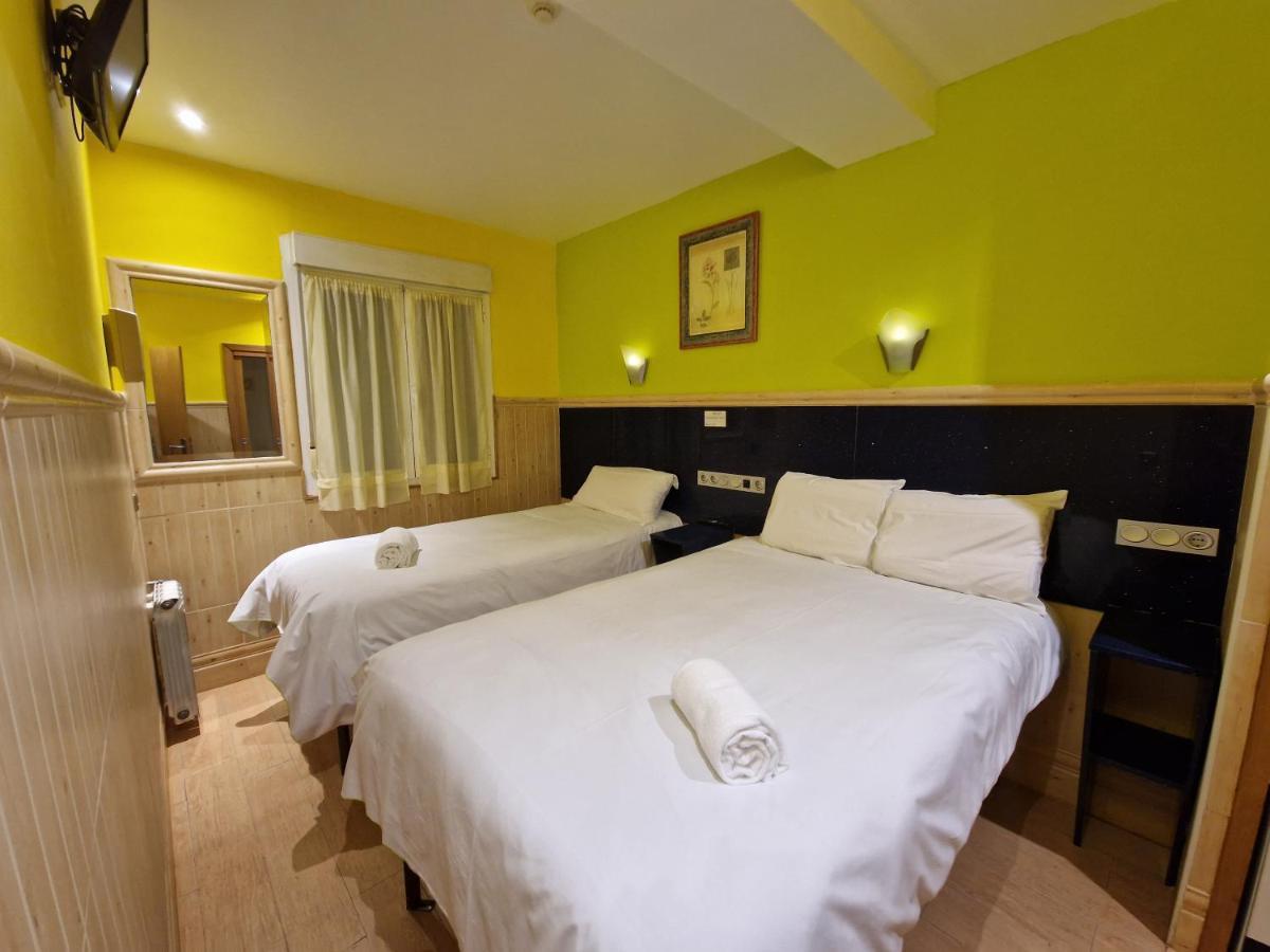 Pension Izar Bat Guesthouse San Sebastian Bagian luar foto