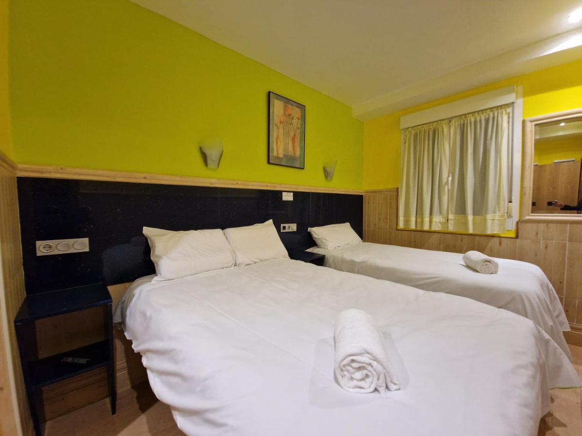 Pension Izar Bat Guesthouse San Sebastian Bagian luar foto