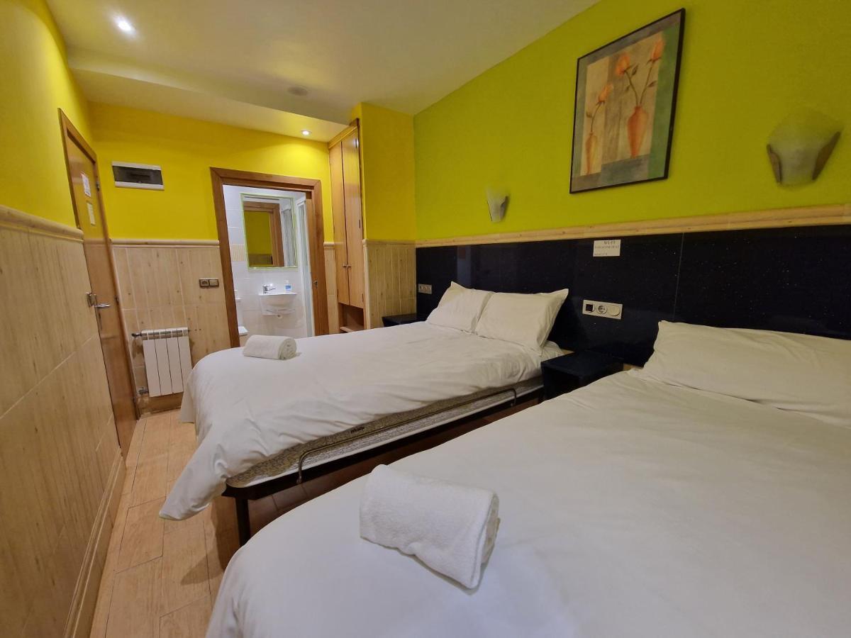 Pension Izar Bat Guesthouse San Sebastian Bagian luar foto